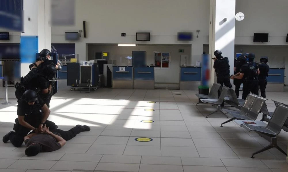 Άσκηση με περιστατικό ομηρίας στο αεροδρόμιο της Αλεξανδρούπολης